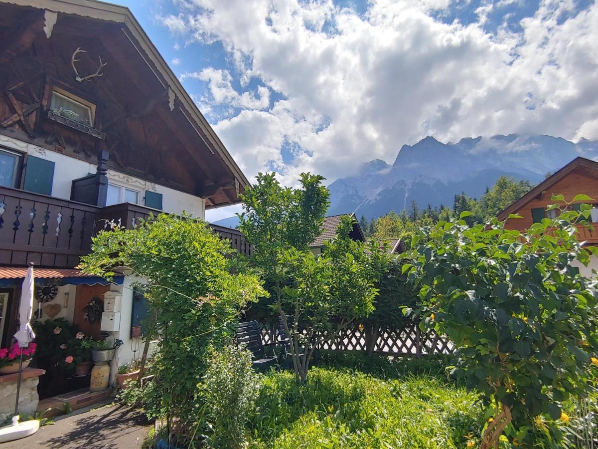 Отель Loisachtalerhof Грайнау Экстерьер фото